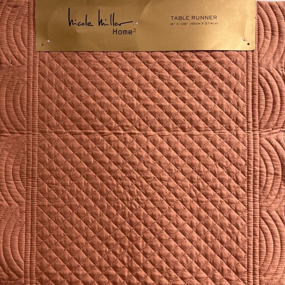 Nicole Miller Table Runner Mauve Mixed Quilted Pattern Scalloped Edging 18x108 - Picture 4 of 10
